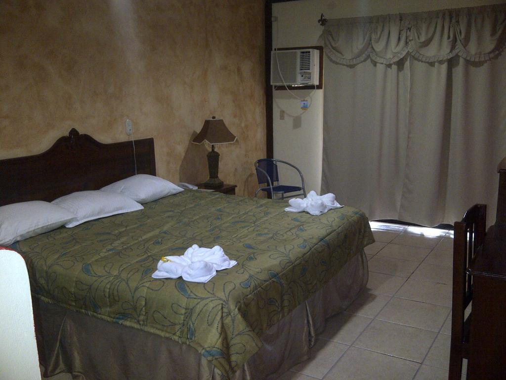 Hotel Cibeles La Ceiba Zimmer foto