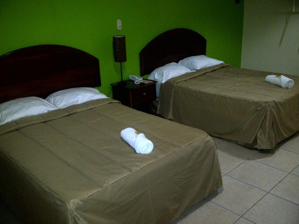 Hotel Cibeles La Ceiba Zimmer foto